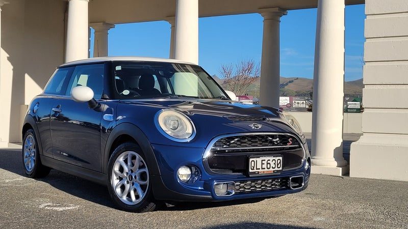 2015 MINI Cooper 2.0-S (Low Kms)