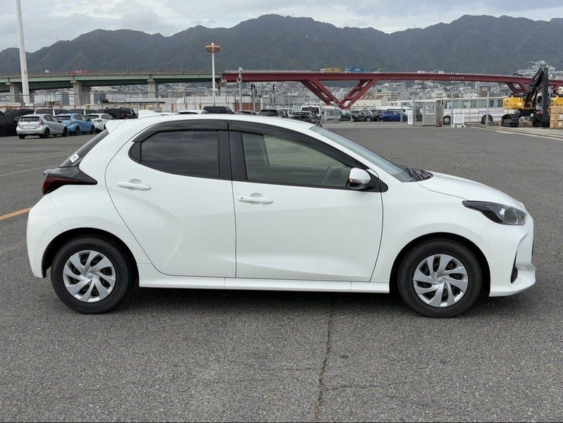 2021 Toyota Yaris X, photo 2