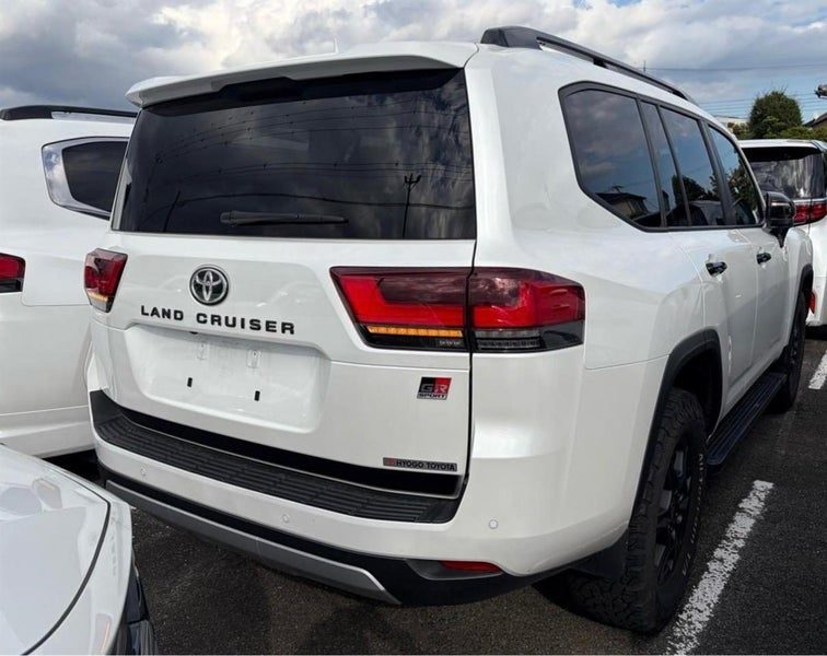 2022 Toyota Land Cruiser GR Sport, photo 3