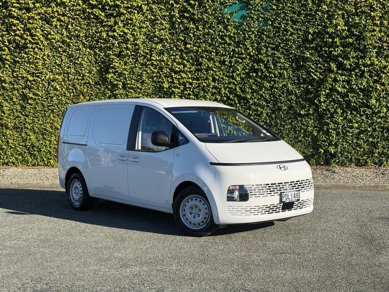 2022 Hyundai Staria Load