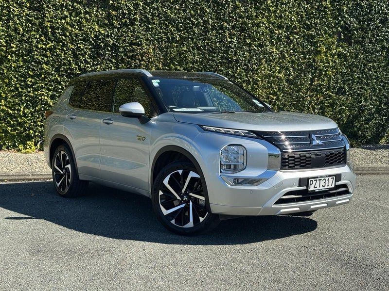 2023 Mitsubishi Outlander Exceed 7 Seater