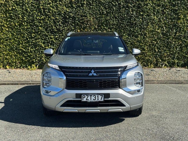 2023 Mitsubishi Outlander Exceed 7 Seater, photo 2