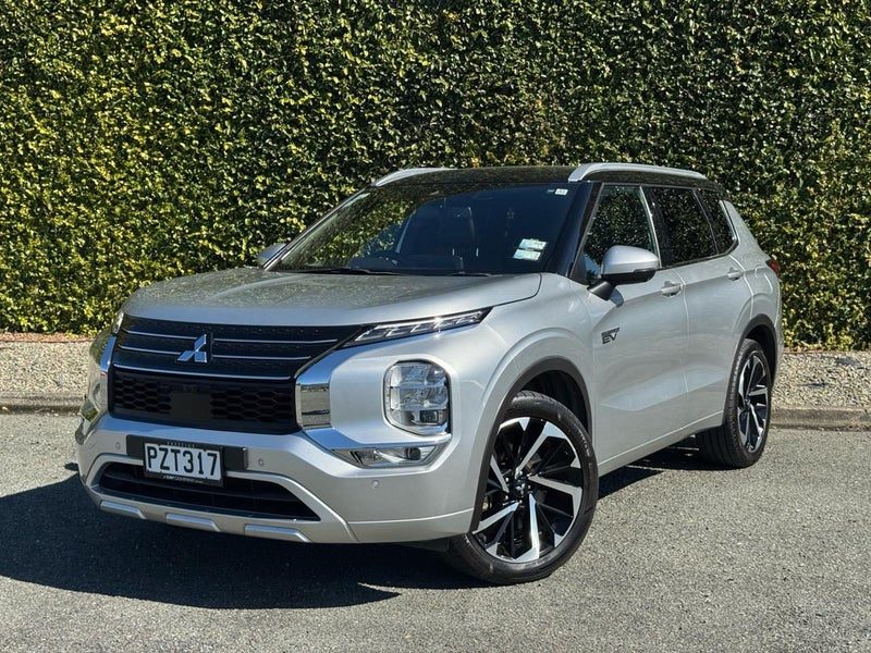 2023 Mitsubishi Outlander Exceed 7 Seater, photo 3