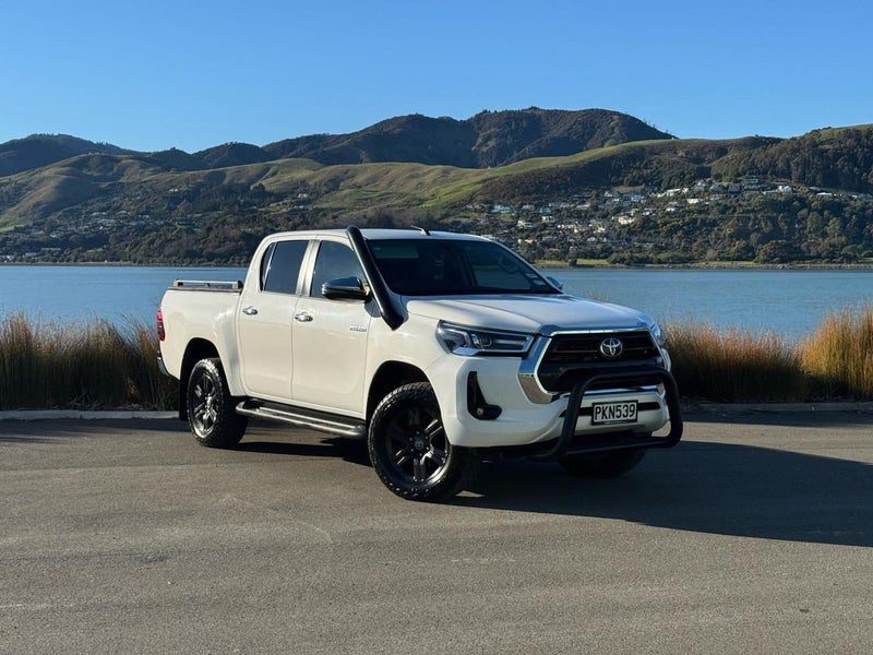 2022 Toyota Hilux SR5