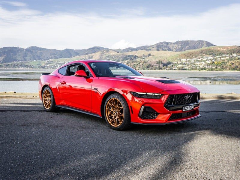 2025 Ford Mustang V8