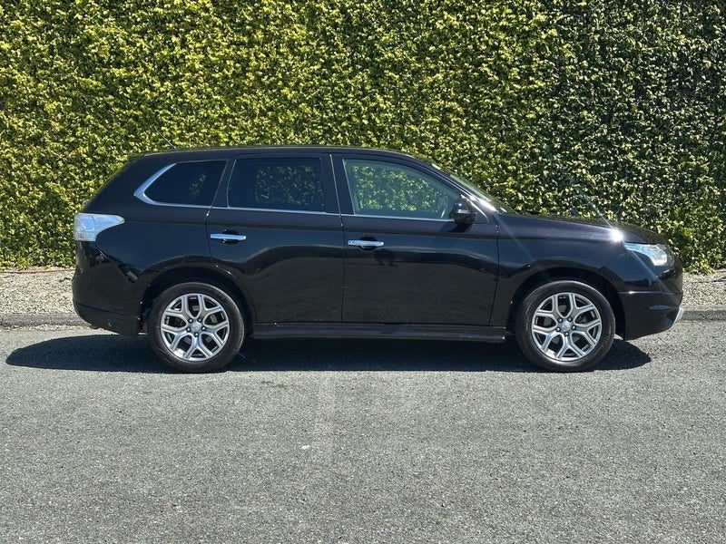 2013 Mitsubishi Outlander, photo 2