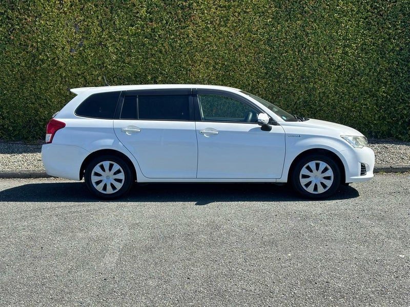 2013 Toyota Corolla Hybrid, photo 2