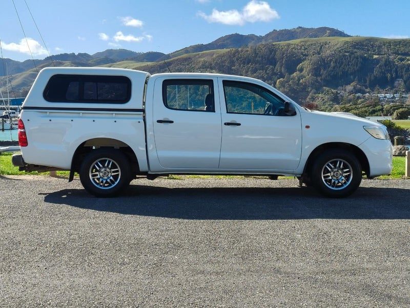 2015 Toyota Hilux, photo 2
