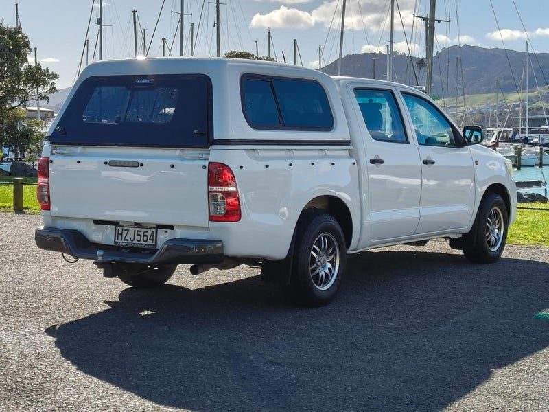 2015 Toyota Hilux, photo 3