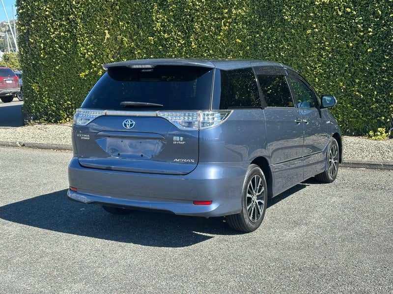 2013 Toyota Estima Aeras, photo 3
