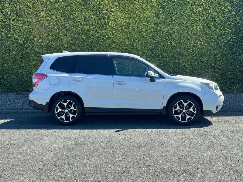 2015 Subaru Forester S-LIMITED, LEATHER, 4WD SUV, photo 2
