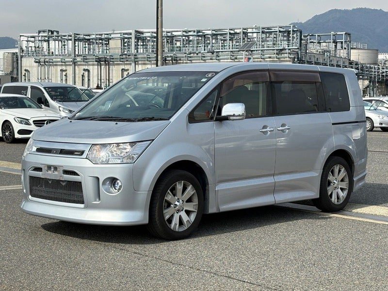 2013 Mitsubishi Delica D:5, photo 2
