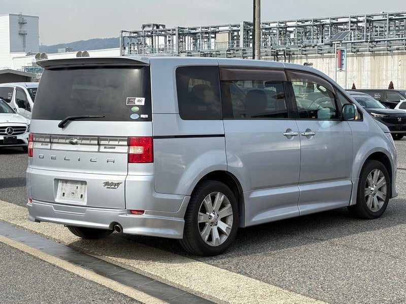 2013 Mitsubishi Delica D:5, photo 3
