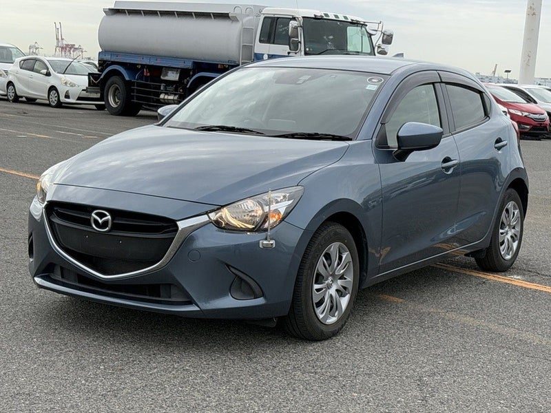 2015 Mazda Demio 13 S, photo 2