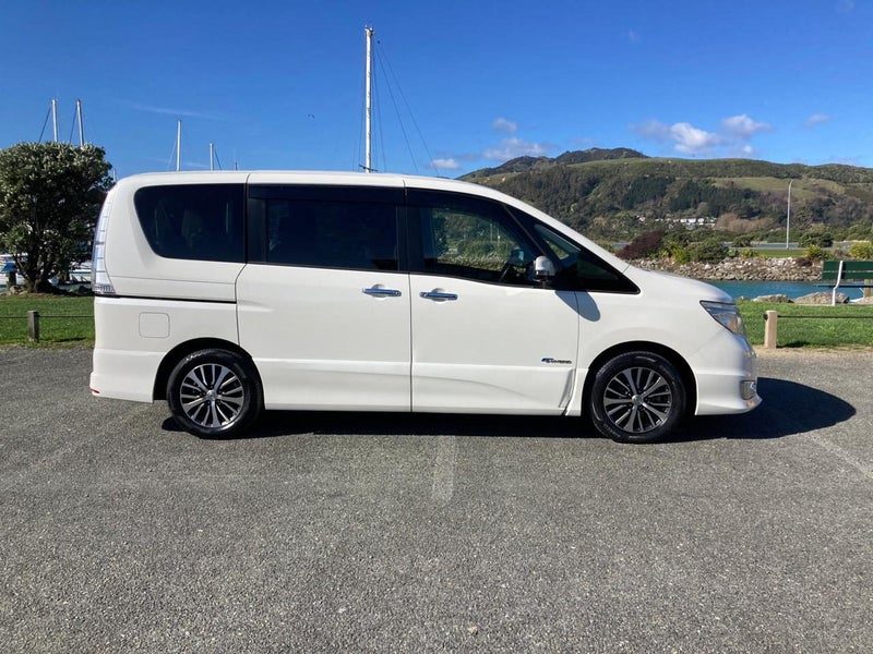 2016 Nissan Serena Highway Star, photo 2