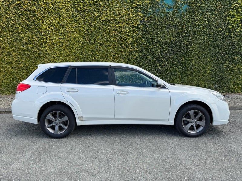 2014 Subaru Legacy OUTBACK EYESIGHT ONLY 87,385KMS, photo 2