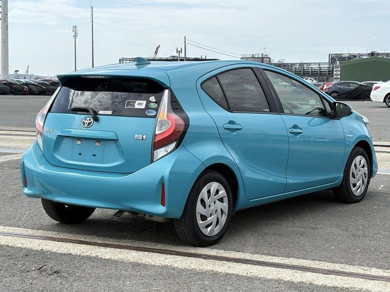 2017 Toyota Aqua S, photo 3