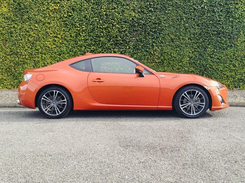 2015 Toyota 86 GT, Auto, Orange with Black Alloys, photo 2