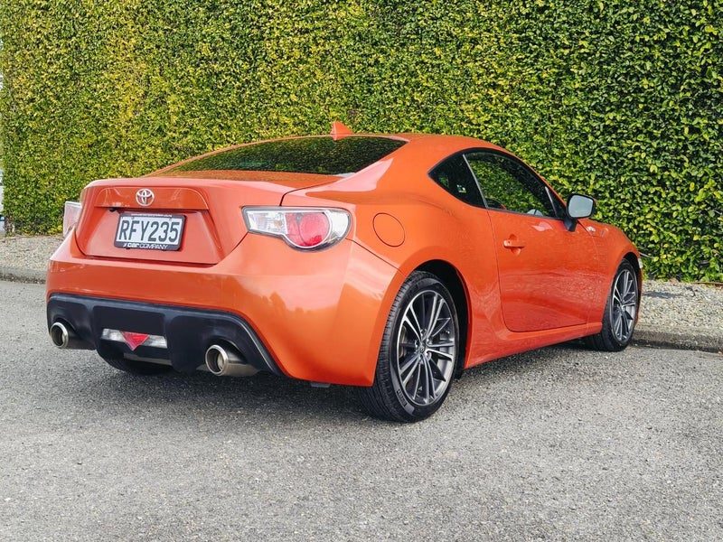 2015 Toyota 86 GT, Auto, Orange with Black Alloys, photo 3