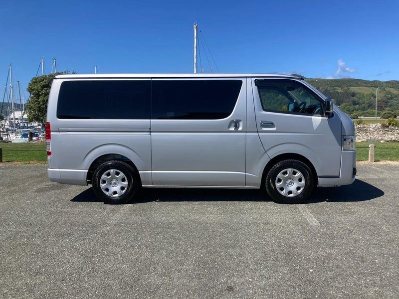 2020 Toyota Hiace, photo 2