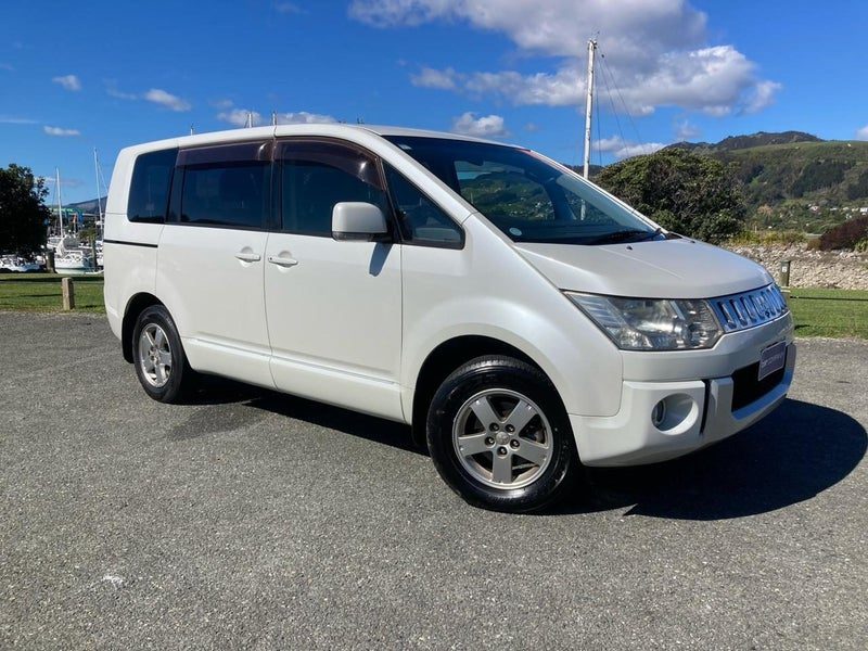 2013 Mitsubishi Delica D:5
