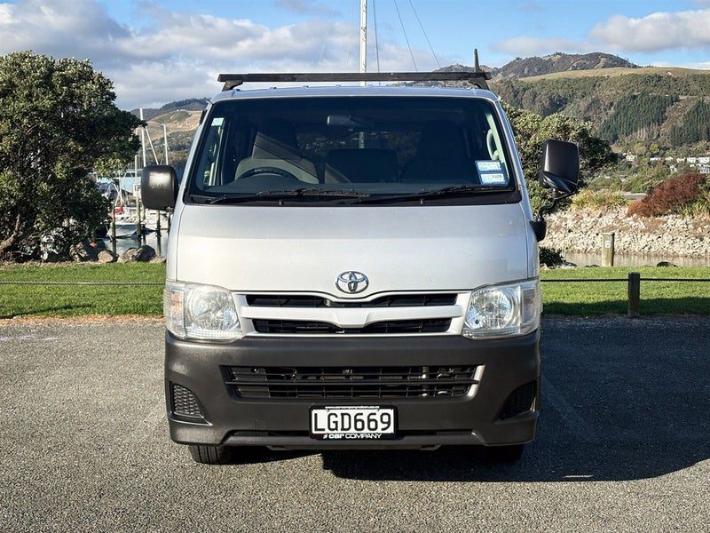 2013 Toyota Hiace Hiace 3.0L Diesel Auto, photo 3
