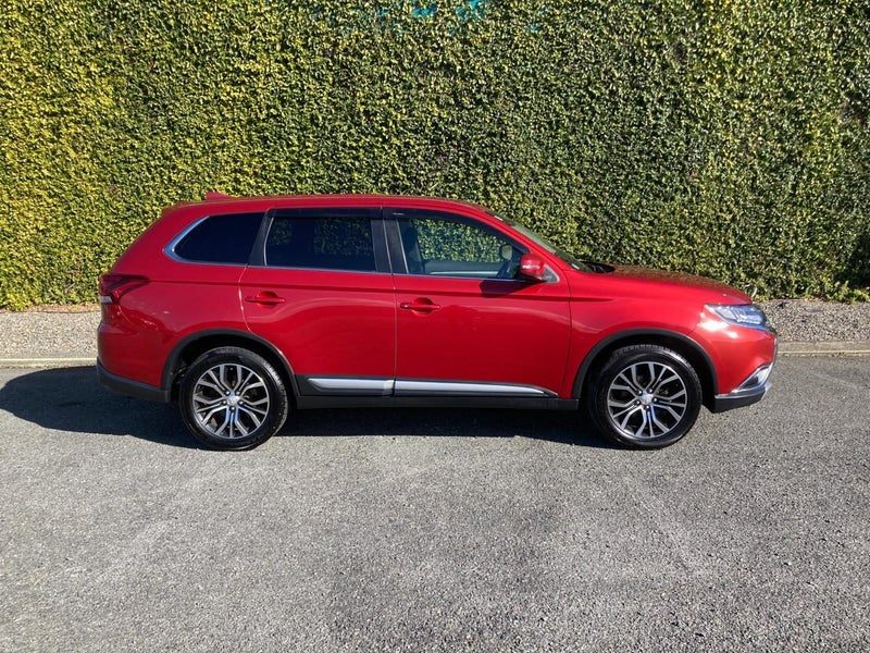 2017 Mitsubishi Outlander 20G 7 Seater, photo 2