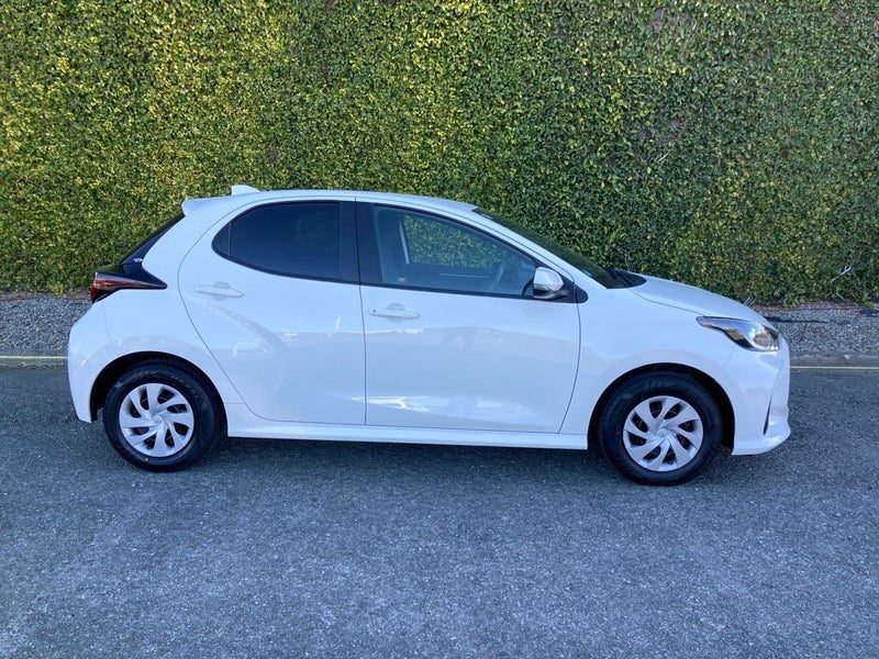 2021 Toyota Yaris X, photo 2