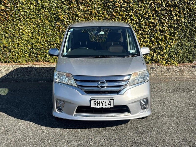 2012 Nissan Serena 8 Seater, photo 2
