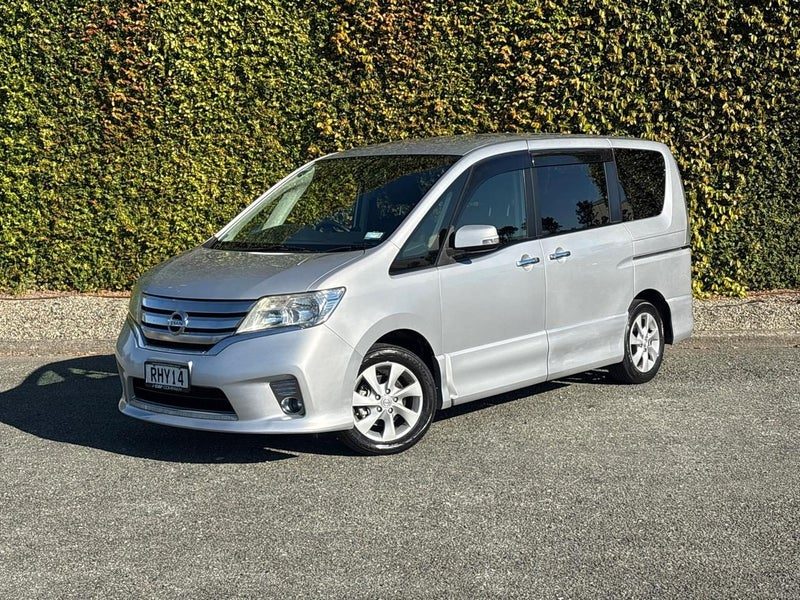 2012 Nissan Serena 8 Seater, photo 3