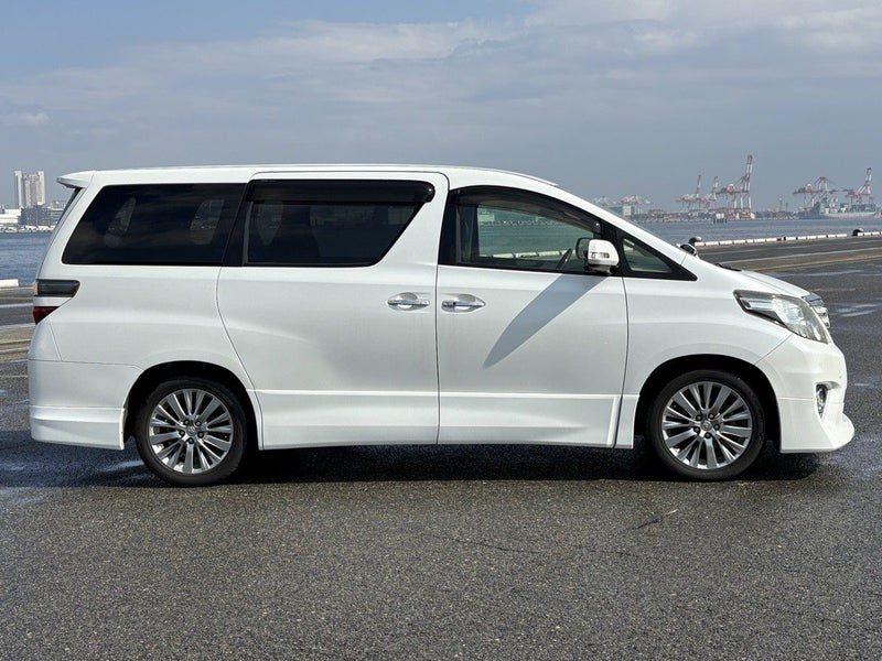 2013 Toyota Alphard 240S type gold ll, 4.5 Grade, photo 2