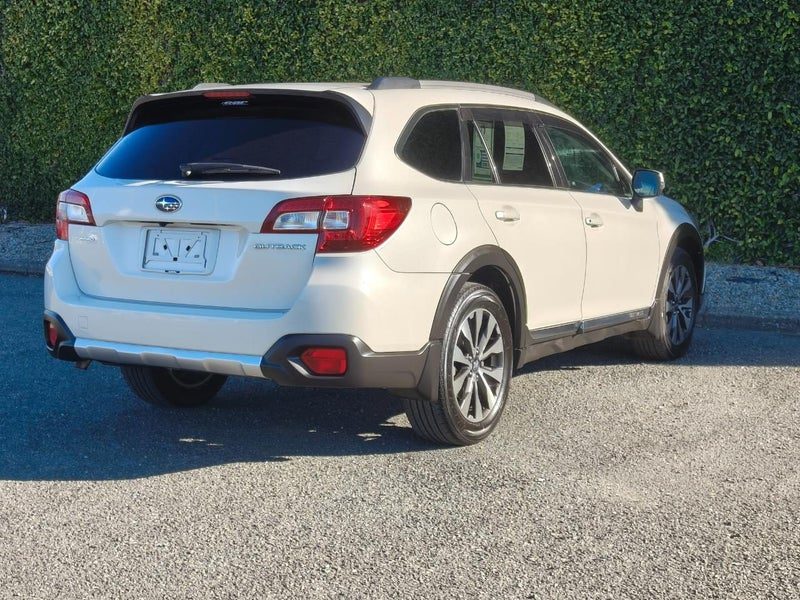 2016 Subaru Outback Limited, photo 3