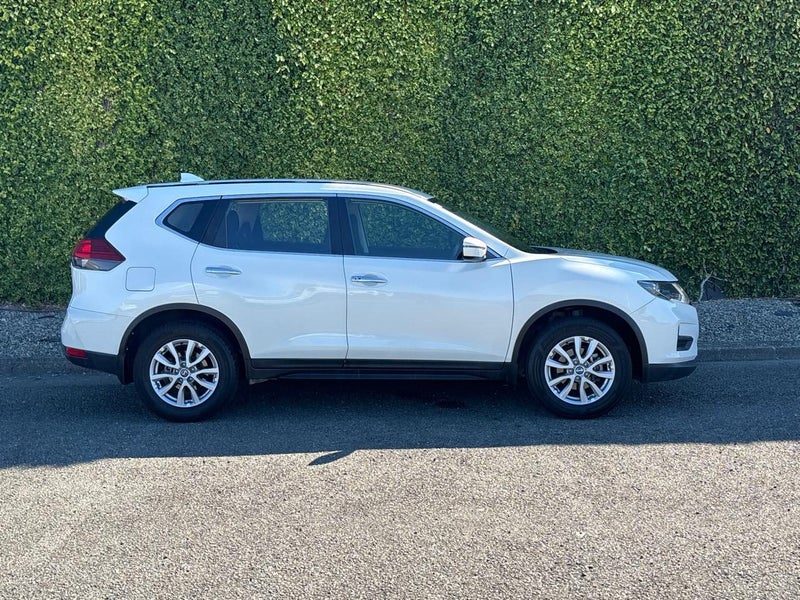 2021 Nissan X-Trail ST, photo 2