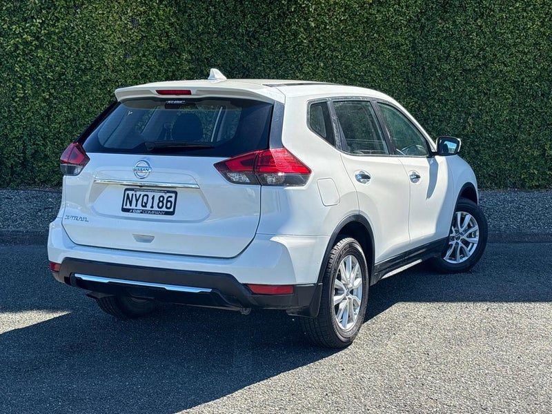 2021 Nissan X-Trail ST, photo 3
