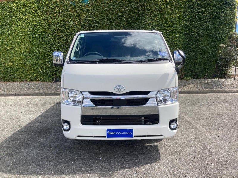 2020 Toyota Hiace GL, photo 3