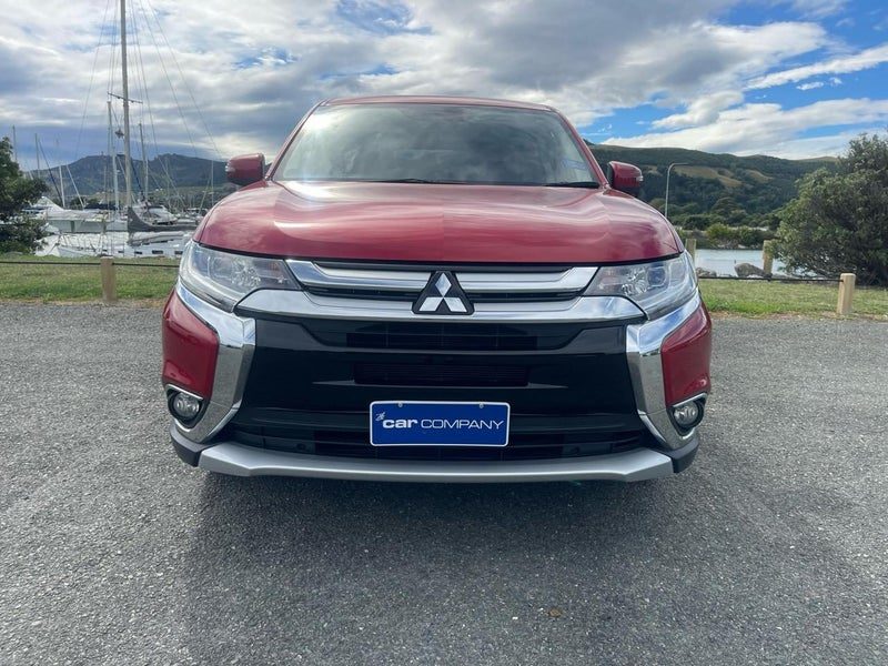 2016 Mitsubishi Outlander 7 Seater, photo 2