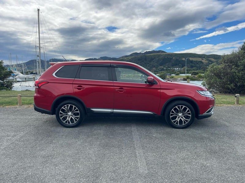 2016 Mitsubishi Outlander 7 Seater, photo 3