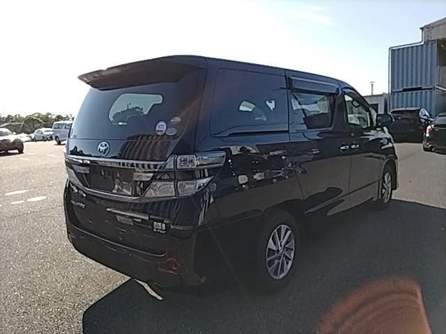 2013 Toyota Vellfire Hybrid, photo 2