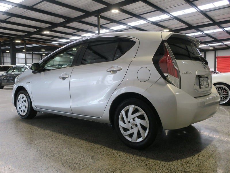 2017 Toyota Aqua S, photo 3