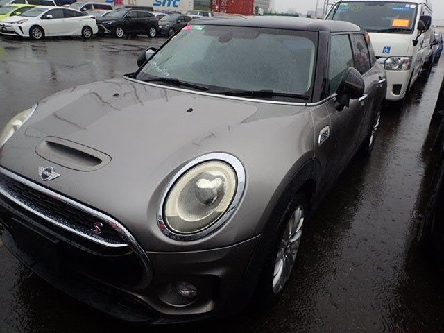 2016 MINI Clubman Cooper S, photo 2