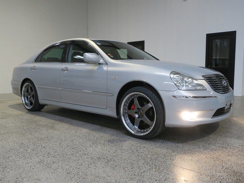 2004 Toyota Crown Majesta