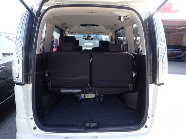2016 Nissan Serena Highway Star, photo 3