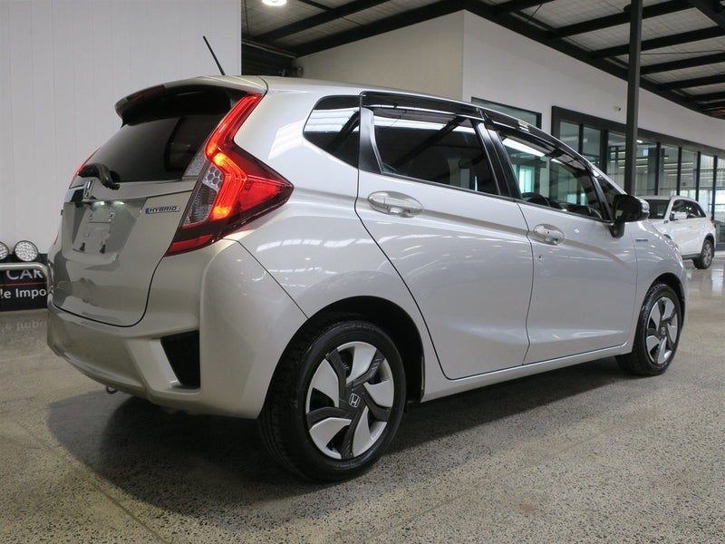 2015 Honda Fit Hybrid, photo 2