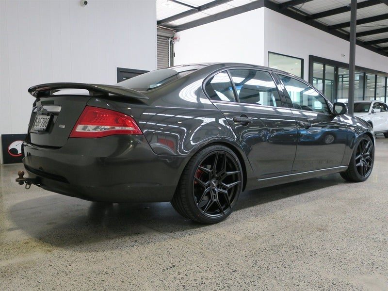 2010 Ford Falcon, photo 2