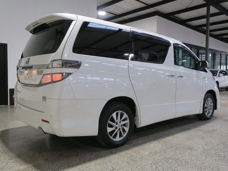 2013 Toyota Vellfire Hybrid, photo 2
