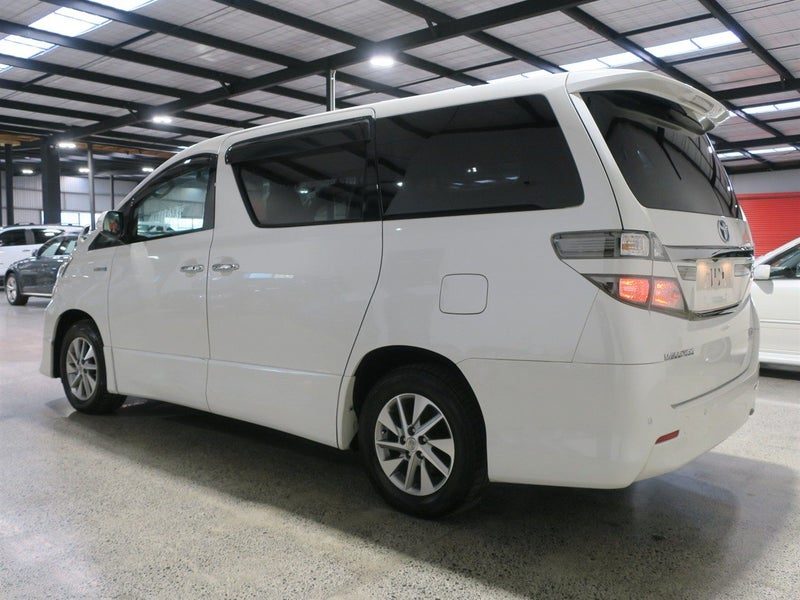2013 Toyota Vellfire Hybrid, photo 3