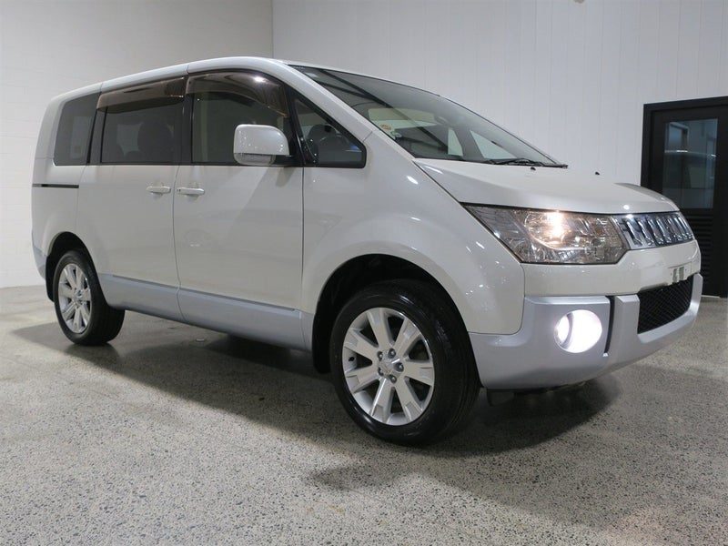 2014 Mitsubishi Delica D:5