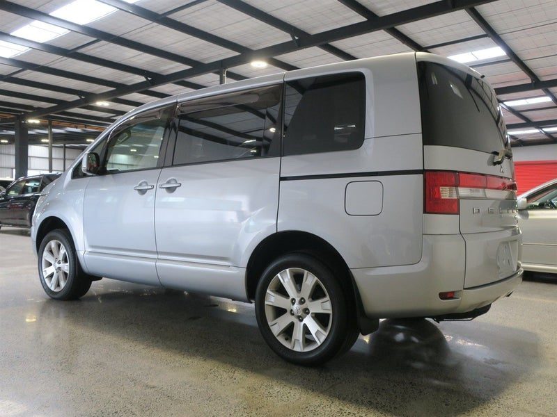 2015 Mitsubishi Delica D:5, photo 3