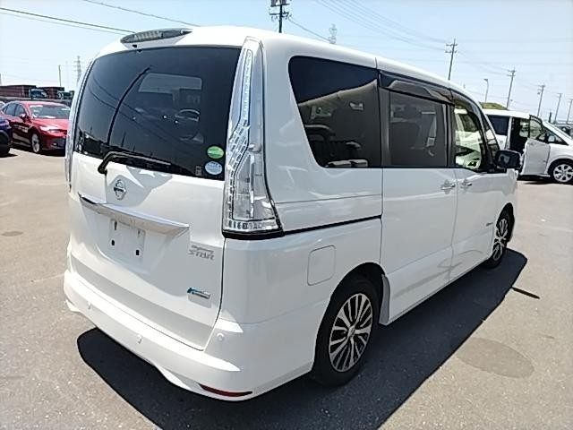 2015 Nissan Serena Highway Star, photo 2