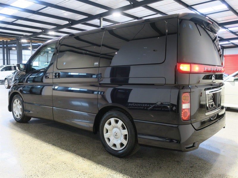 2005 Nissan Elgrand, photo 3